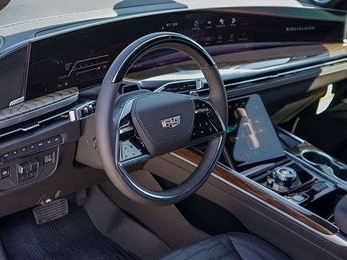 New 2026 Cadillac Escalade ESV Platinum Sport w/ LPO, ONYX Package AWD/4WD image 9