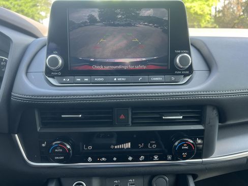 Certified 2023 Nissan Rogue SV w/ SV Premium B Package FWD image 5