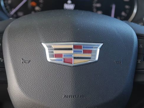 Used 2019 Cadillac XT4 Premium Luxury image 15