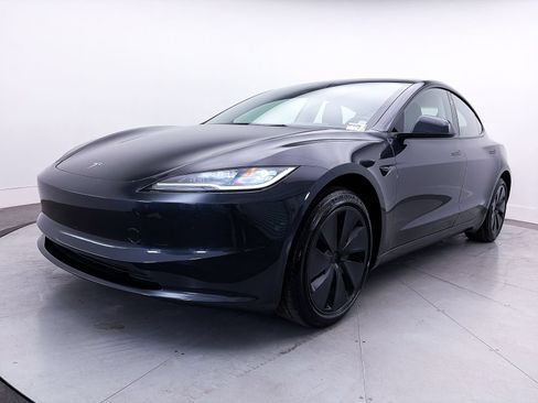 Used 2024 Tesla Model 3 Standard Range RWD image 13