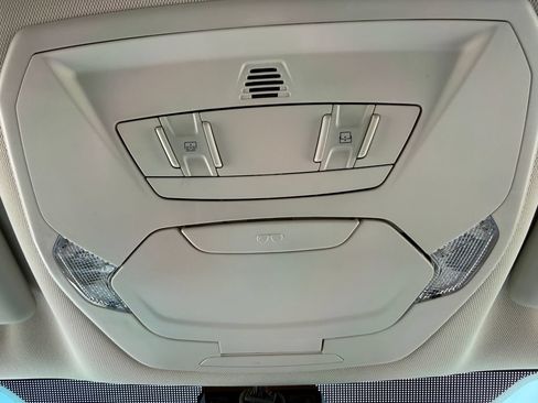 Used 2019 Ford Escape Titanium AWD/4WD image 34