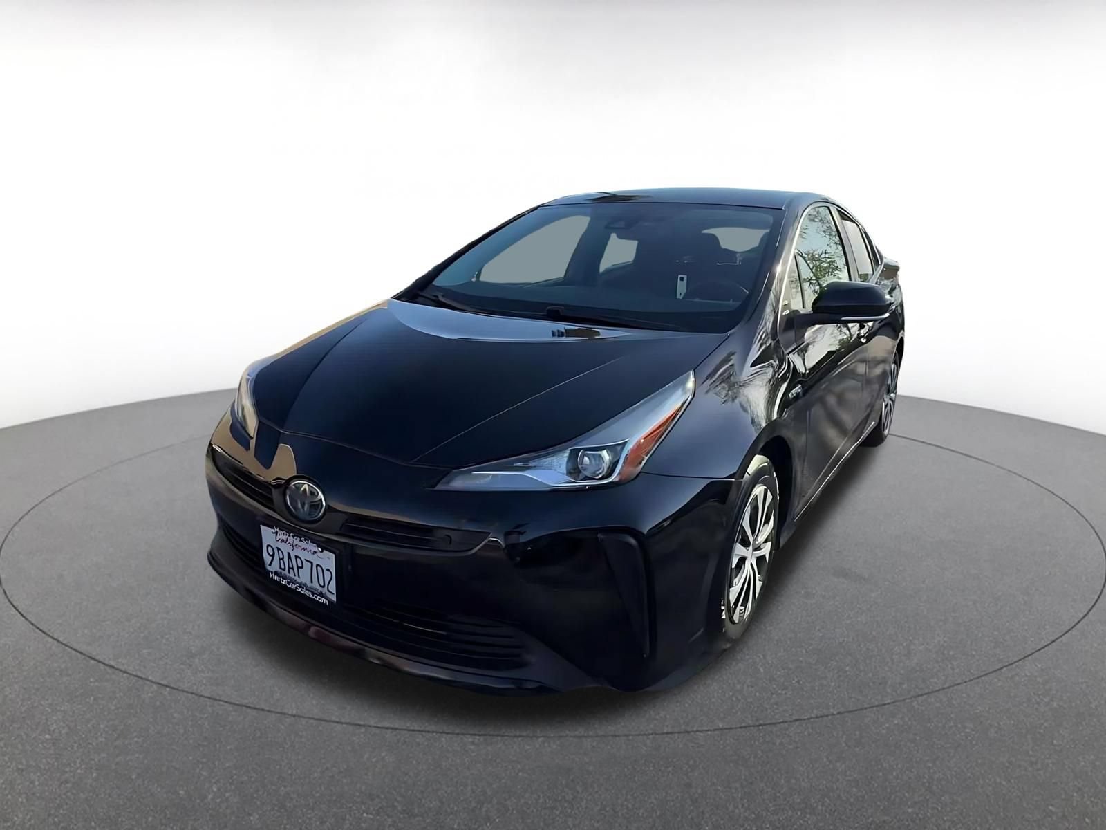 Used 2022 Toyota Prius LE FWD image 6