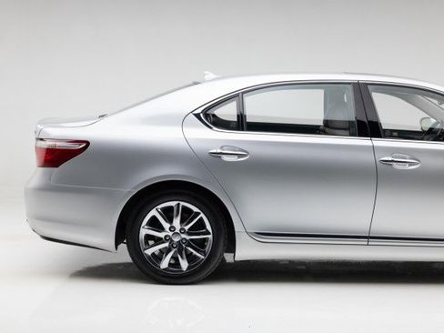 Used 2007 Lexus LS 460 L image 21