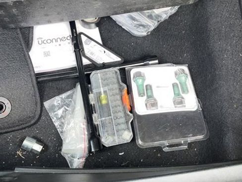 Used 2023 Jeep Compass Limited image 18