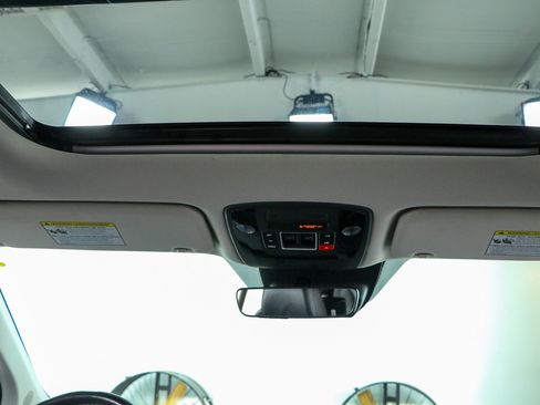 Used 2024 Kia Carnival SX Prestige FWD image 21