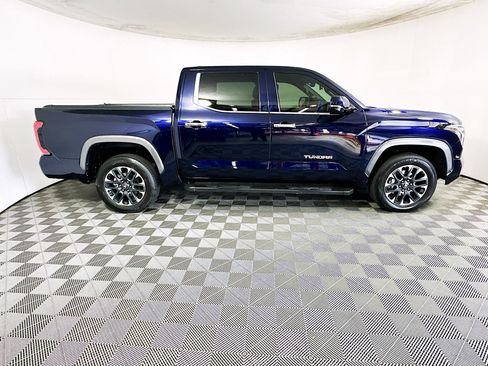 Used 2025 Toyota Tundra Limited AWD/4WD image 2
