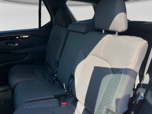 Used 2025 Honda Pilot Sport image 18