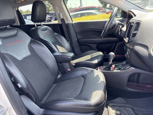 Used 2018 Jeep Compass Trailhawk w/ Cold Weather Group AWD/4WD image 26