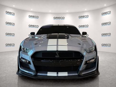 Used 2022 Ford Mustang Shelby GT500 w/ Carbon Fiber Track Pack RWD image 2