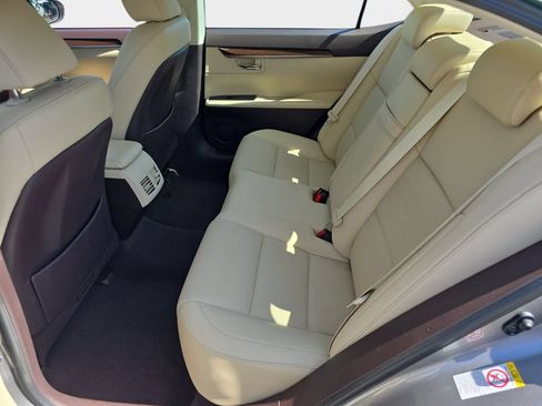 Used 2017 Lexus ES 350 w/ Navigation System Package FWD image 16