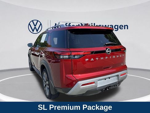 Used 2024 Nissan Pathfinder SL w/ SL Premium Package FWD image 3