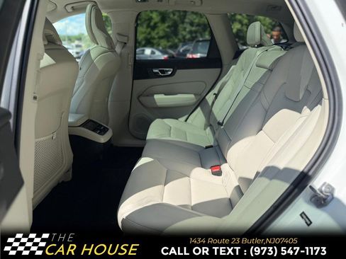 Used 2021 Volvo XC60 T5 Inscription w/ Protection Package AWD/4WD image 18