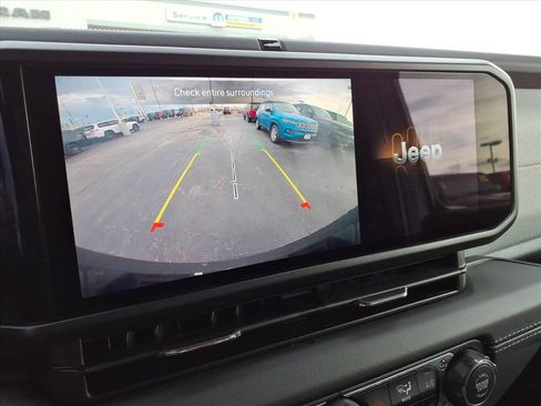 Certified 2025 Jeep Wrangler Unlimited Sahara image 17