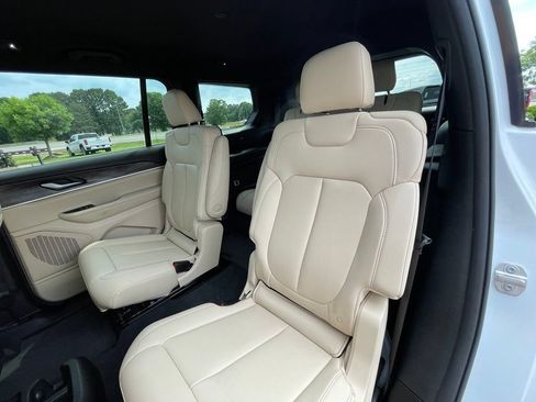 Used 2024 Jeep Grand Cherokee L Limited AWD/4WD image 25