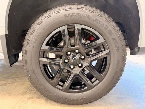 Used 2024 Chevrolet Silverado 1500 RST AWD/4WD image 12