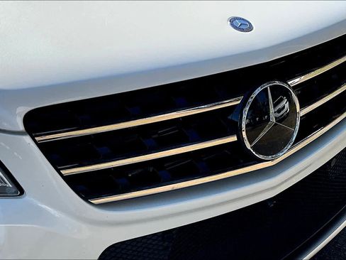 Used 2015 Mercedes-Benz ML 63 AMG 4MATIC image 29