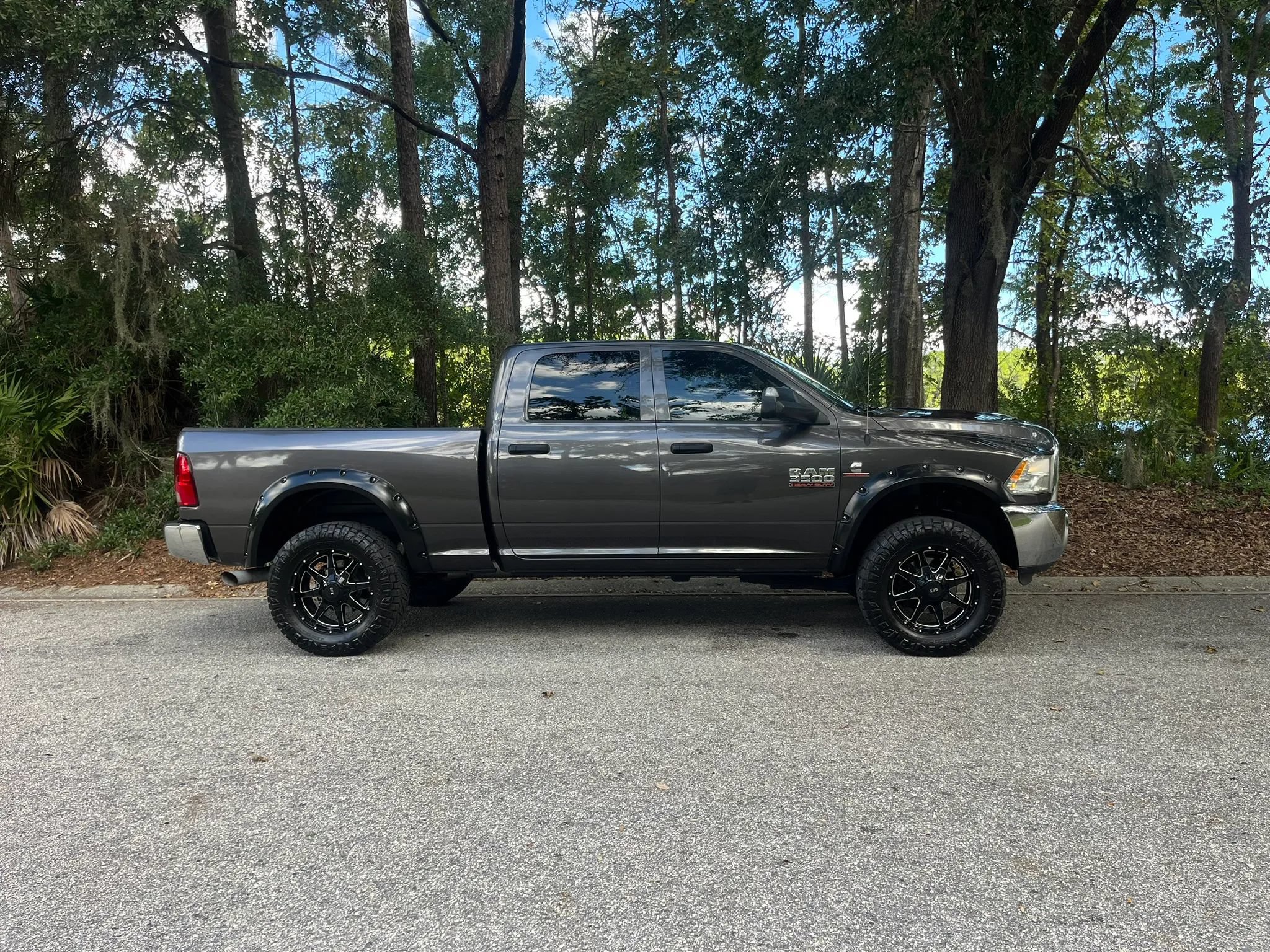 Used 2018 RAM 3500 Tradesman w/ Chrome Appearance Group AWD/4WD image 8