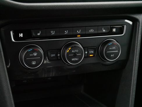 Used 2021 Volkswagen Tiguan SE R-Line image 23