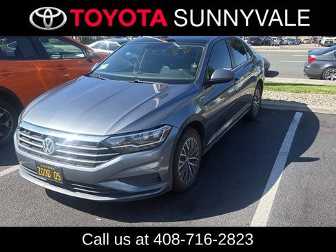 Used 2021 Volkswagen Jetta SE w/ SE Cold Weather Package FWD image 1