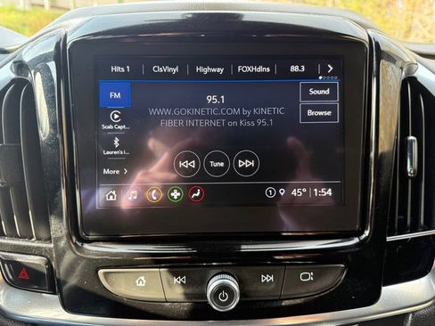 Used 2023 Chevrolet Traverse LT image 26