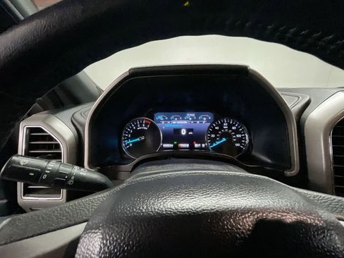 Used 2021 Ford Expedition XLT image 11