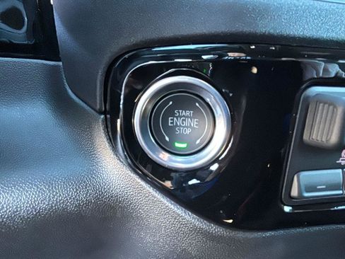 New 2026 GMC Sierra 1500 SLE image 11