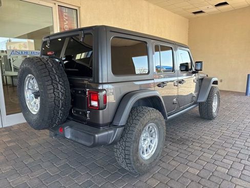 Used 2021 Jeep Wrangler Unlimited Rubicon AWD/4WD image 4