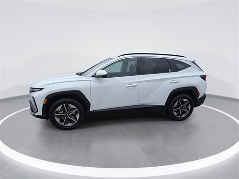 Certified 2025 Hyundai Tucson SEL image 4