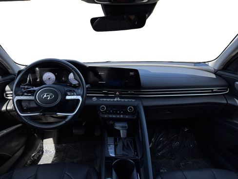 Used 2022 Hyundai Elantra Limited FWD image 10