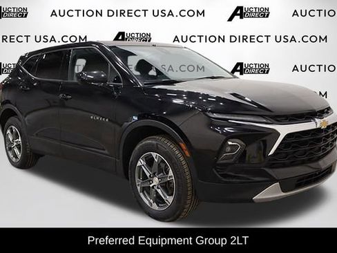 Used 2023 Chevrolet Blazer LT FWD image 2