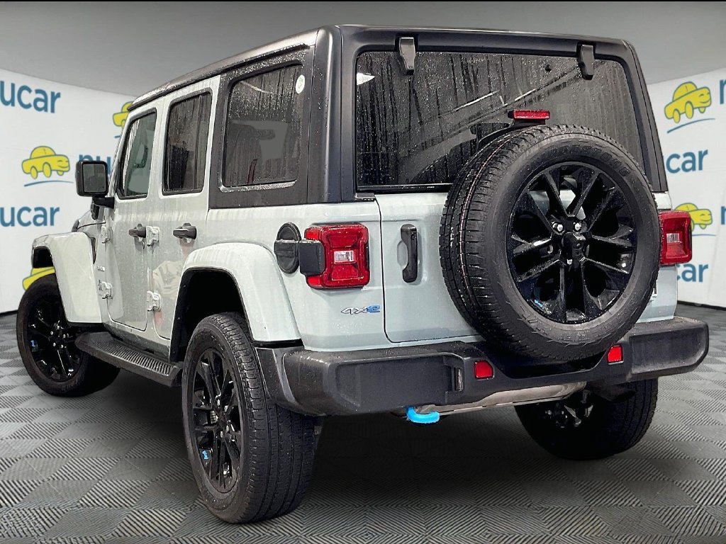 Used 2023 Jeep Wrangler Unlimited Sahara w/ Cold Weather Group AWD/4WD image 4