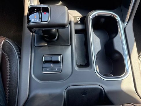 Used 2025 GMC Sierra 1500 Denali w/ Denali Reserve Package AWD/4WD image 18
