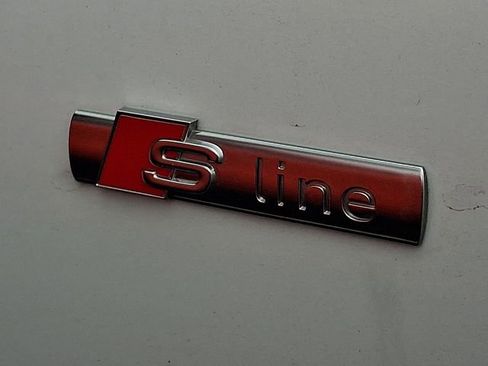 Used 2024 Audi A4 2.0T Premium Plus image 5