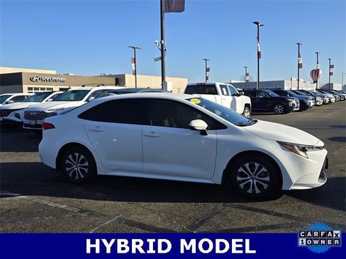 Used 2022 Toyota Corolla LE image 19