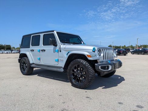 Used 2023 Jeep Wrangler Unlimited Sahara w/ Cold Weather Group AWD/4WD image 2