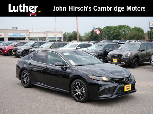 Used 2023 Toyota Camry SE w/ Audio Upgrade Package FWD image 1