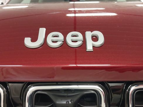 New 2025 Jeep Grand Cherokee L Limited image 31