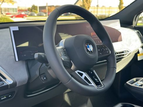 New 2026 BMW iX xDrive60 w/ M Sport Package image 18