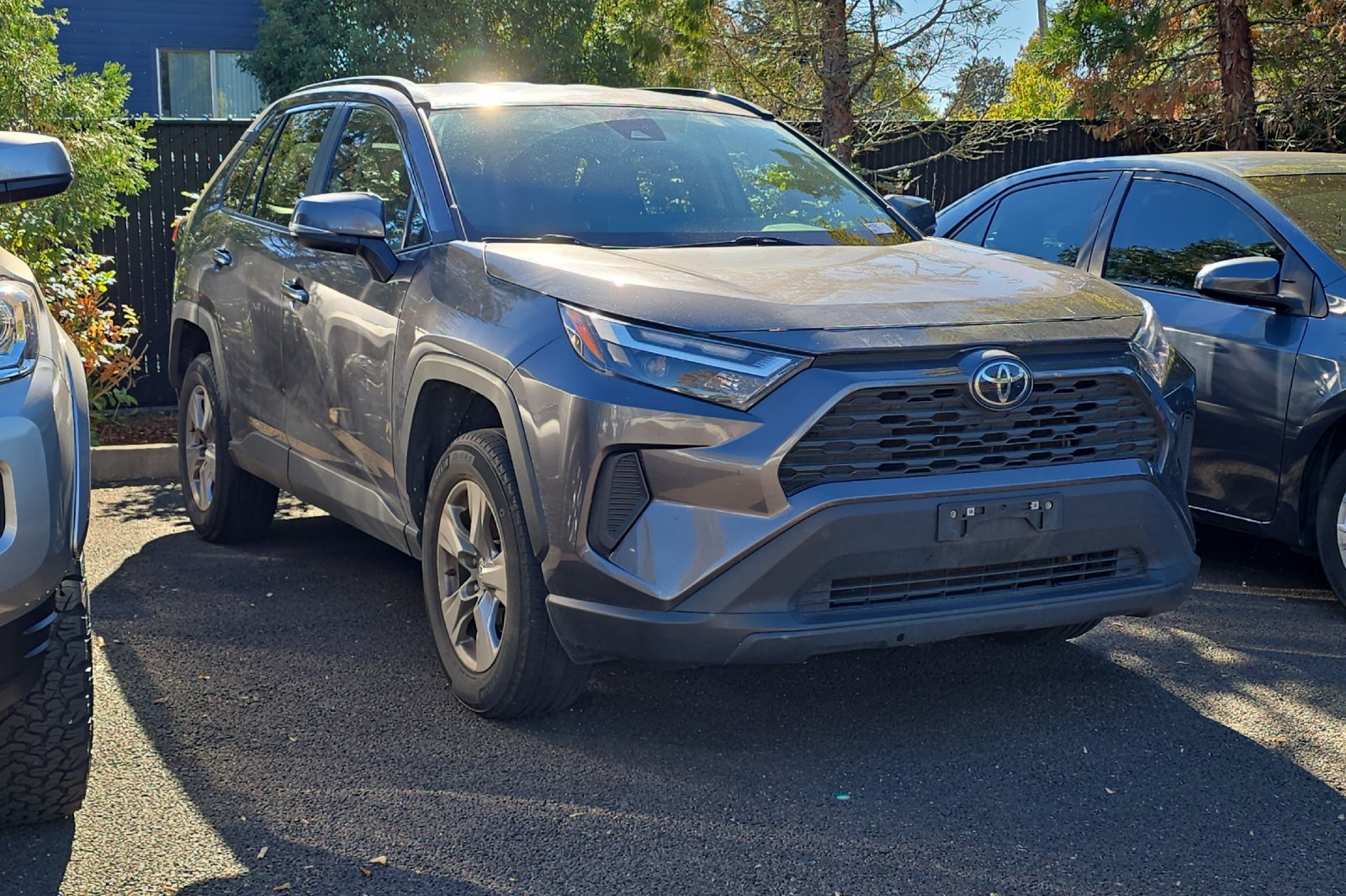 Used 2024 Toyota RAV4 XLE AWD/4WD image 2