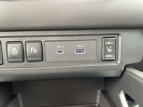 Used 2025 Nissan Frontier SV w/ SV Convenience Package image 25