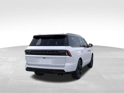 New 2026 Lincoln Navigator Black Label AWD/4WD image 8