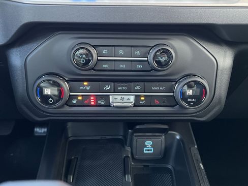 New 2025 Ford Bronco Outer Banks image 21