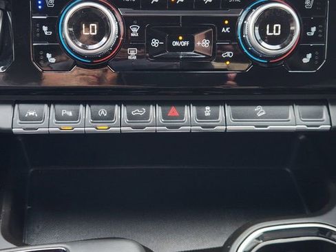 Certified 2024 GMC Sierra 1500 AT4 w/ Technology Package AWD/4WD image 19