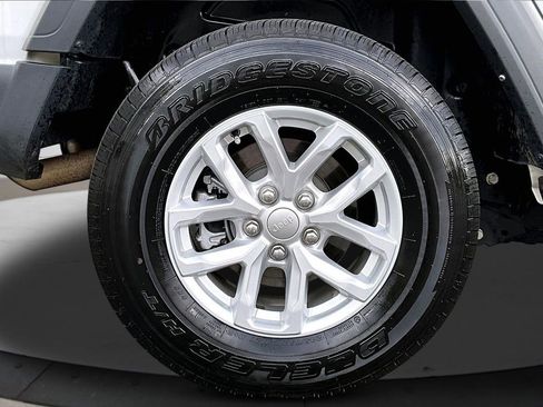 Used 2023 Jeep Wrangler Sport S AWD/4WD image 34