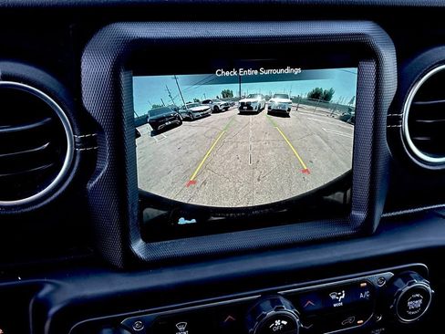 Used 2023 Jeep Wrangler Unlimited Sahara AWD/4WD image 25