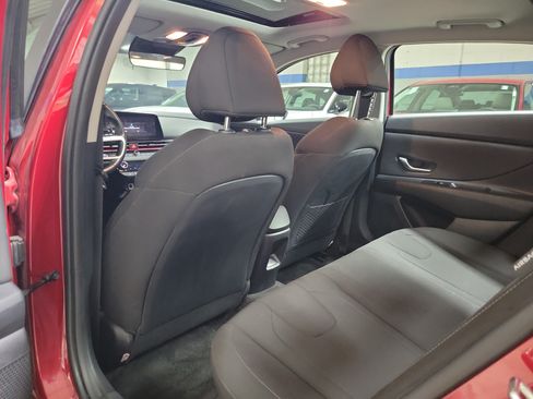 Used 2025 Hyundai Elantra SEL FWD image 10