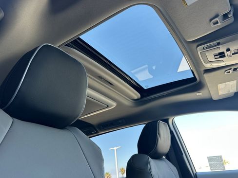 Certified 2025 Toyota Sienna XLE w/ XLE Plus Package FWD image 18