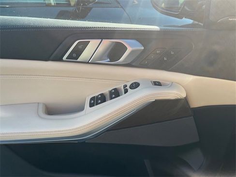 Used 2021 BMW X5 xDrive40i w/ Executive Package image 17