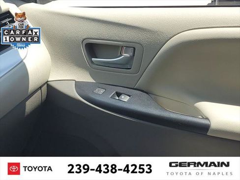 Certified 2018 Toyota Sienna LE FWD image 29