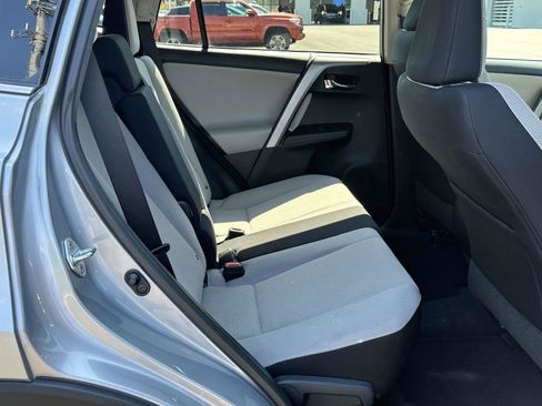 Used 2017 Toyota RAV4 XLE FWD image 7